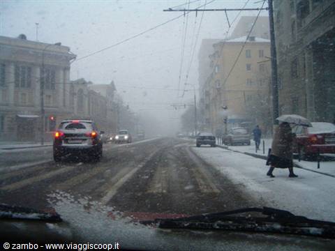 It starts snowing