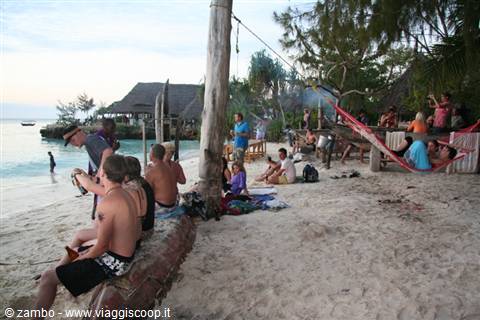 The crowded Nungwi - Cholo's Bar