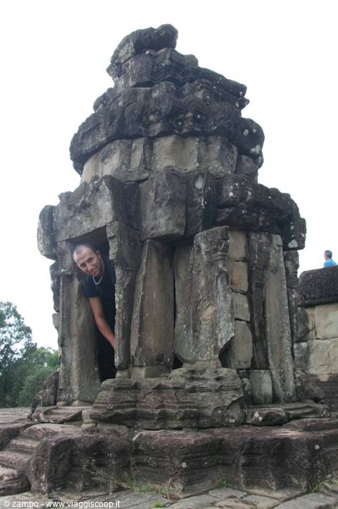 Stupa.....Roulos complex - Bakong 