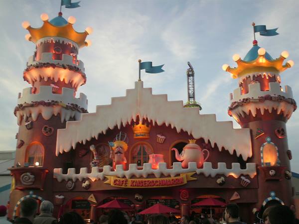 Castle-shaped dessert pavilion with crown towers, Café Kaiserschmarrn