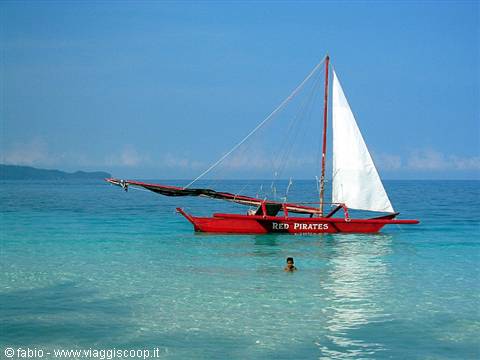 the red pirates ! very friendly filipinos for sailing boat trips and drum-beat parties