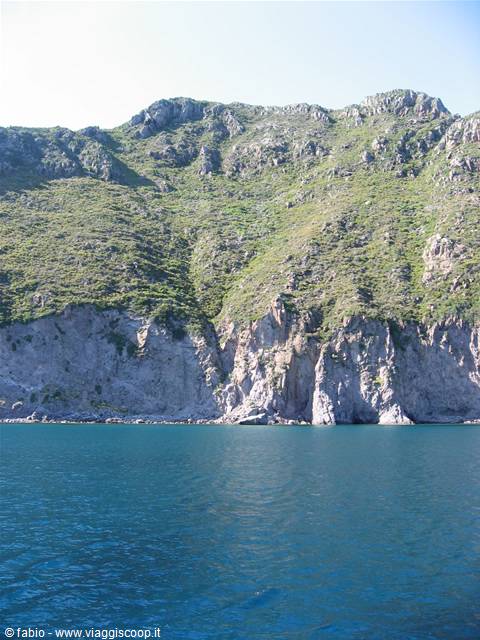 capraia cliffs