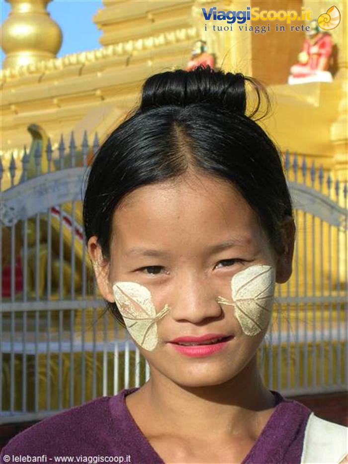Mandalay - Kuthodaw Paya - Seller