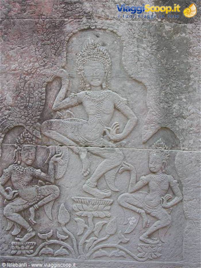 Bayon - Bas-reliefs - Dancer