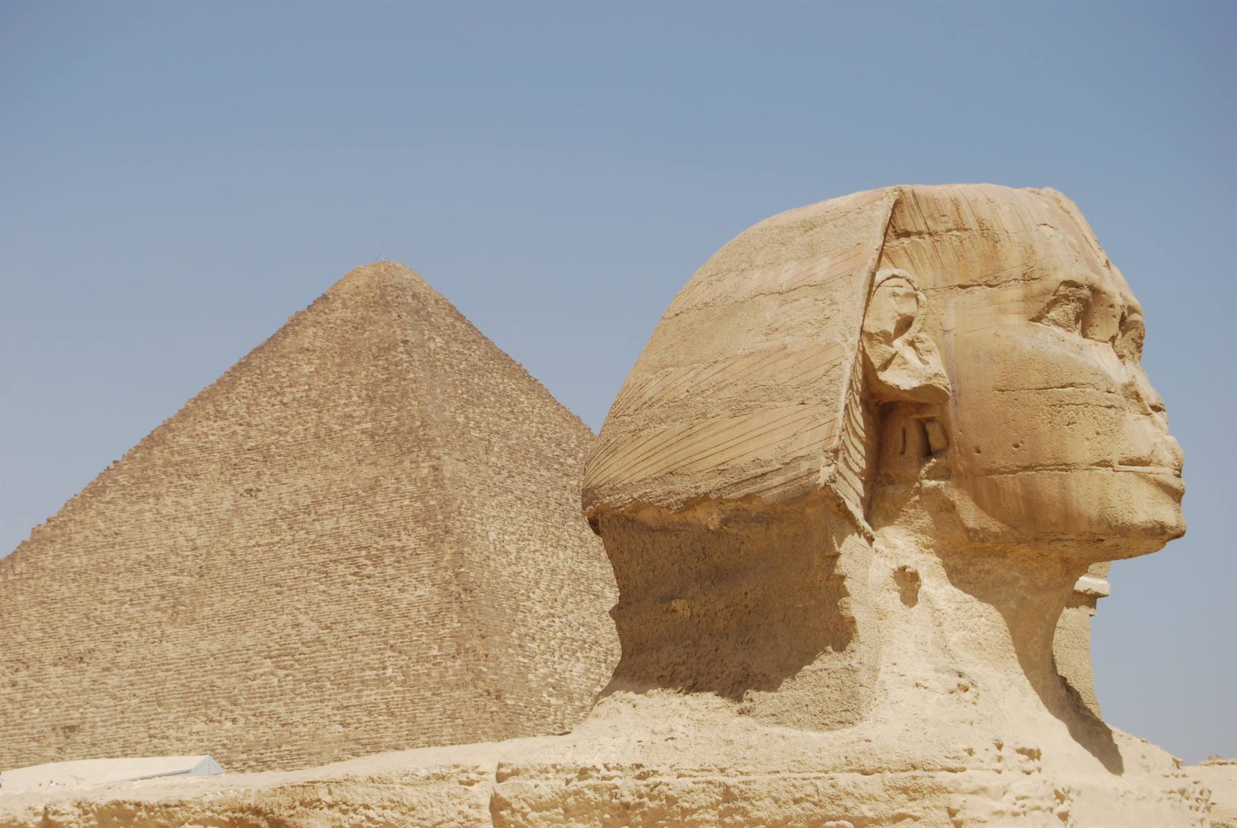 Cairo - The Sphinx and pyramid of Cheops