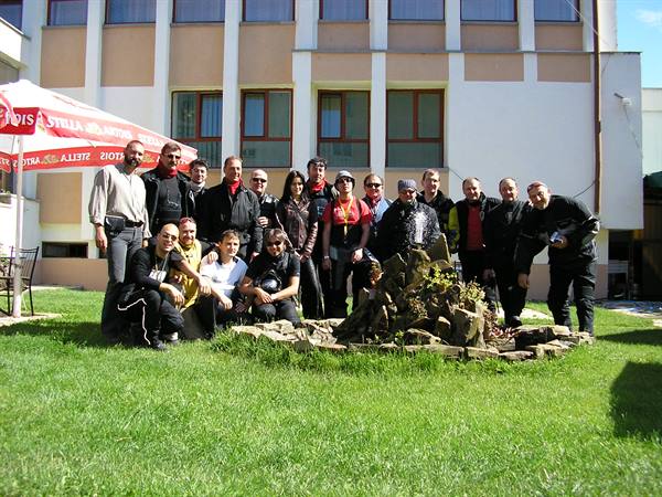 the complete Motoamici group