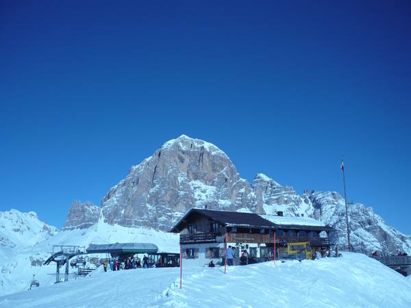 Tofana di Rozes with the Rifugio Scoiattolo