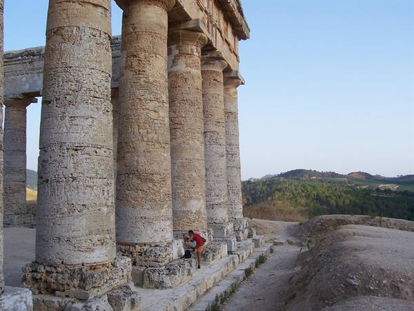 IMPRESSIVE HOW TALL THE COLUMNS ARE