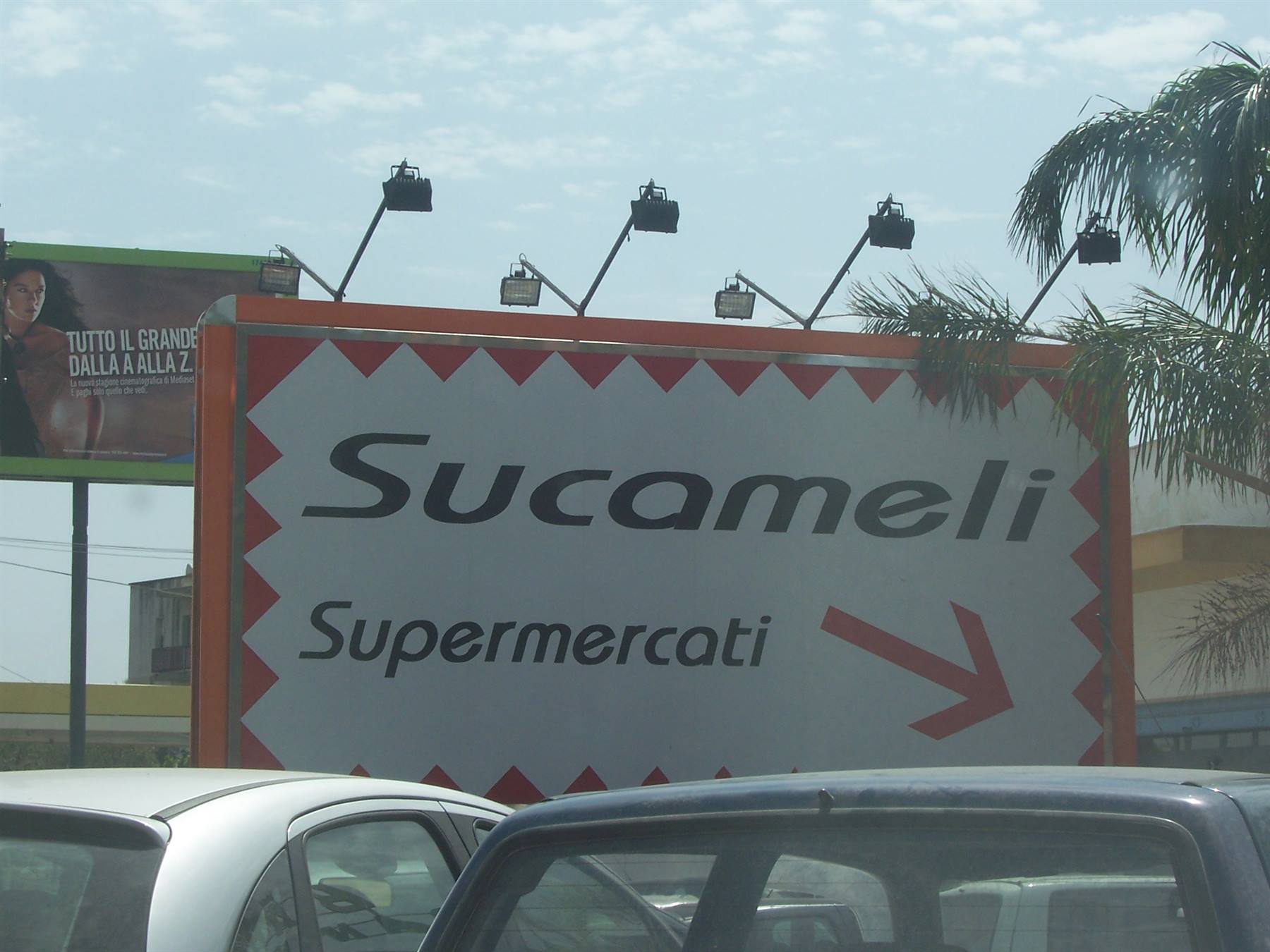 NEW KIND OF SUPERMARKET
