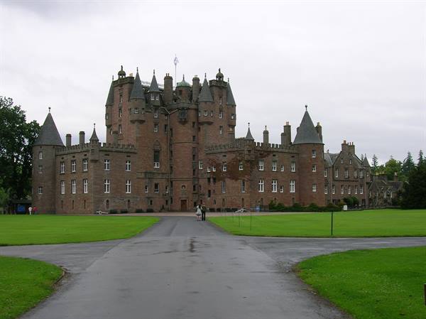 fairy-tale castles in Scotland