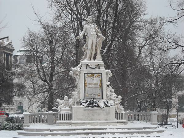 Statue of Mozart