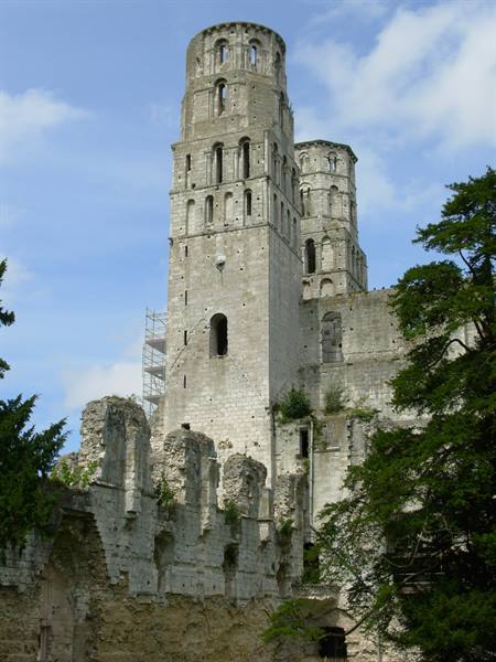 Jumieges - abbey ruins