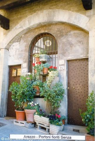Arezzo - Doorway in bloom