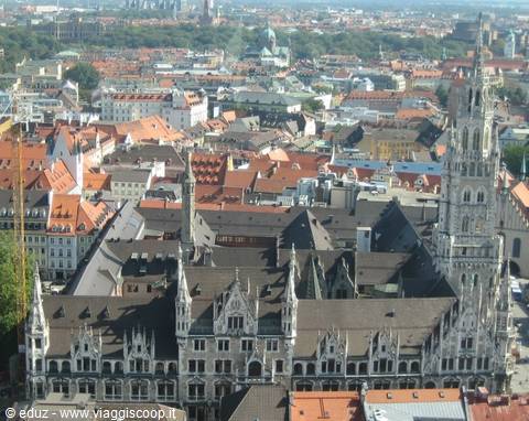 The new Town Hall and the Marienplatz