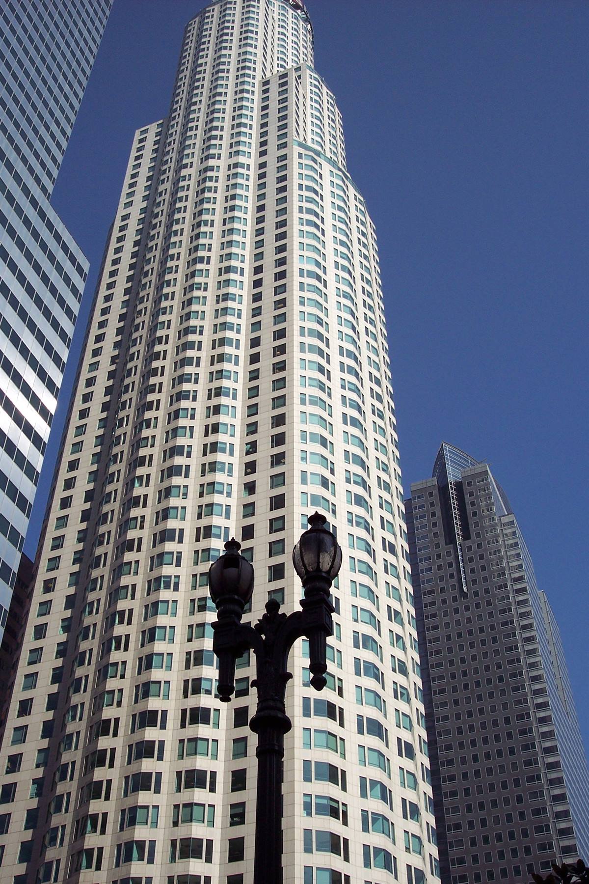 losa angeles :the first interstate world center