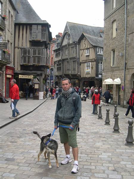 ALONG THE LITTLE STREETS OF DINAN (BRITTANY)
