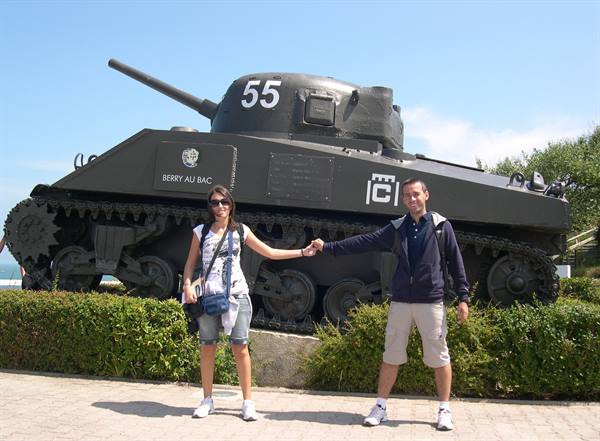 AMERICAN TANK AT ARROMANCHES (LOWER NORMANDY)