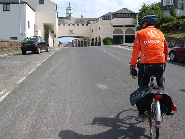 IN THE SADDLE ON THE ROADS OF CORNWALL