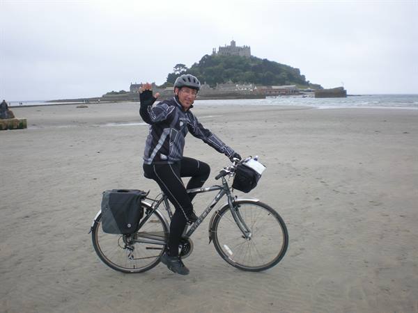 RIDES ALONG THE BEACH AT LOW TIDE