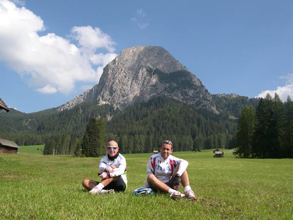 A WELL-EARNED RELAX AFTER THE CLIMB TO PRATO PIAZZA . . .