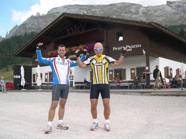 EXULTATION AT PRATO PIAZZA (2,000 m a.s.l.) AFTER 7 KM OF HARD CLIMB ! ! ! 