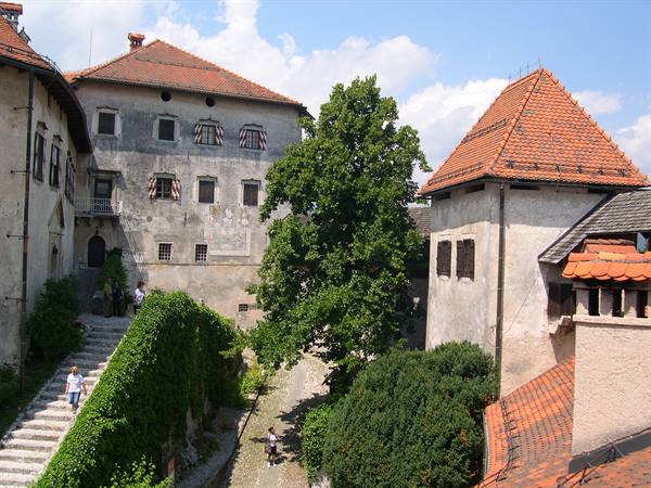 GLIMPSE OF BLED CASTLE