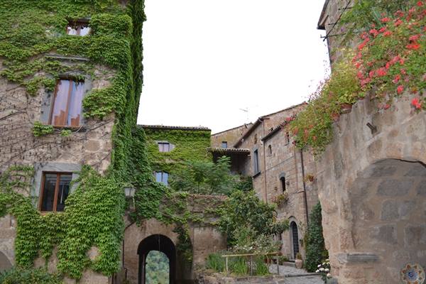THE LOVELY STREETS OF CIVITA
