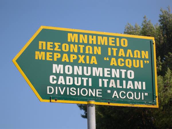 VISITING THE WAR MEMORIAL OF THE 'ACQUI' DIVISION
