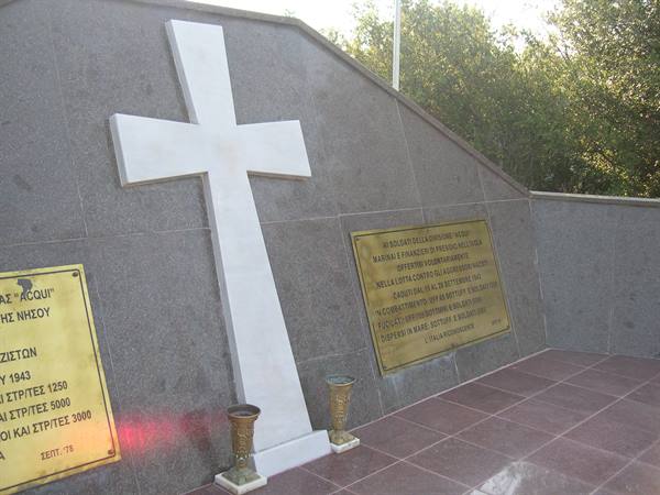 THE COMMEMORATIVE PLAQUE TO THE C. 10,000 ITALIAN SOLDIERS KILLED IN 1943