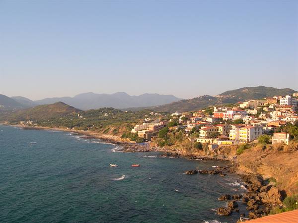 THE TOWN NESTLED ON THE GULF