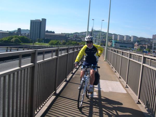 THE FAMOUS DUNDEE BRIDGE