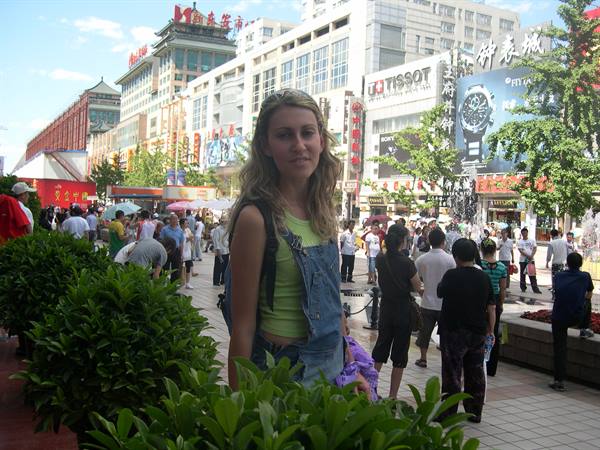 CHINESE SHOPPING AT WANGFUJING