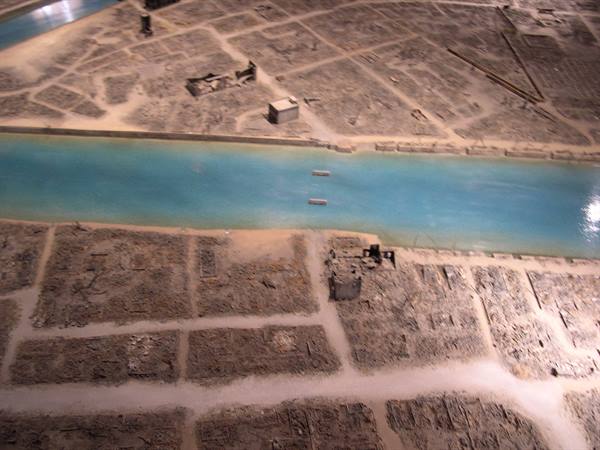 WHAT REMAINS IN THE CITY AFTER THE EXPLOSION OF THE ATOMIC BOMB