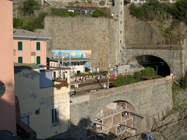 THE RIOMAGGIORE STATION