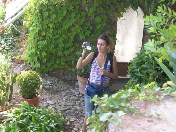 THE CAMERAMAN OF THE HOLIDAY . . .  VALENTINA . . .