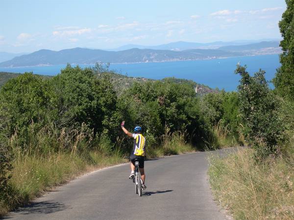 A LONG DESCENT TOWARDS PORTO SANTO STEFANO