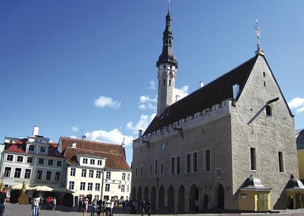 ESTONIA - TALLINN - TOWN HALL