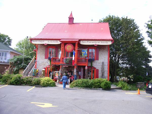 SAINT JEAN PORT JOLI - WOODEN CRAFTS