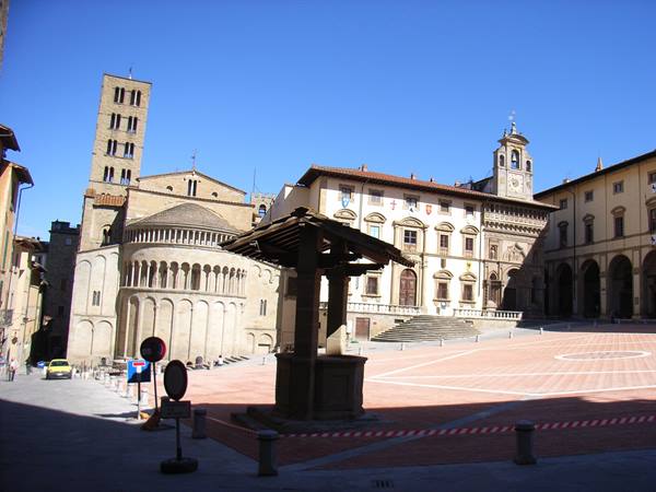 AREZZO - PIAZZA GRANDE