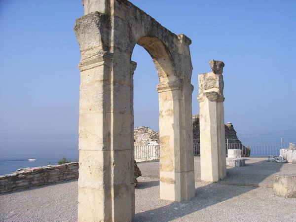 SIRMIONE - GROTTOES OF CATULLUS
