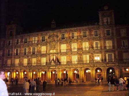 plaza mayor at night