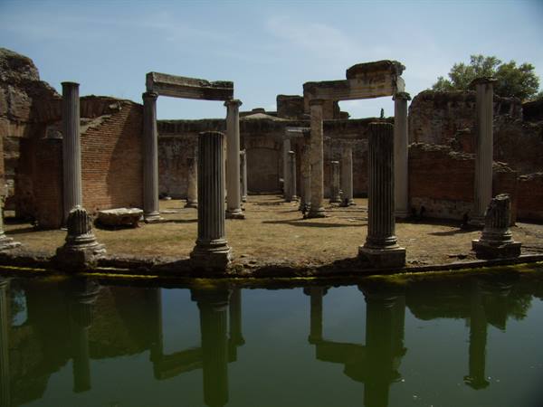 Villa Adriana - Maritime Theatre