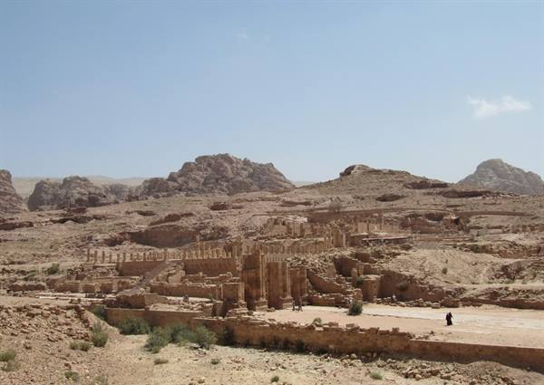 Colonnaded street and Roman ruins