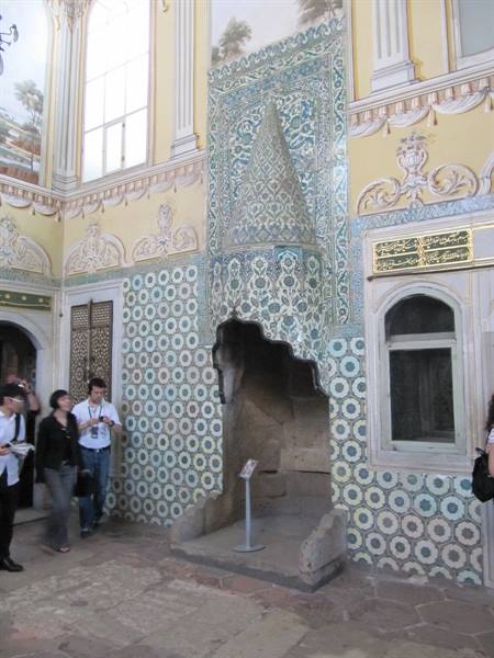 9 Topkapi fireplace