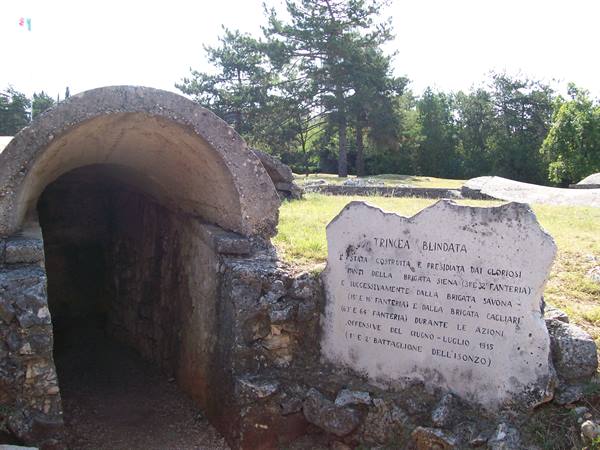 Redipuglia_trench entrance
