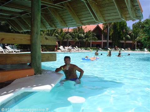 POOL BAR