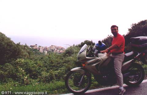 BY MOTORBIKE TO THE 5 TERRE