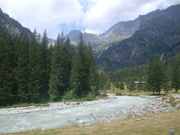 MADONNA DI CAMPIGLIO: Nardis Waterfalls