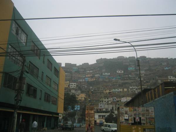 the houses on the outskirts of Lima