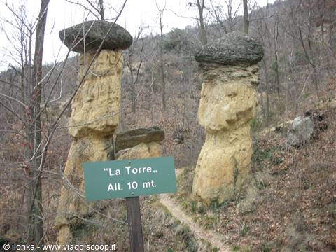 Stacked stone pinnacles along the trail marked La Torre, ten meters tall